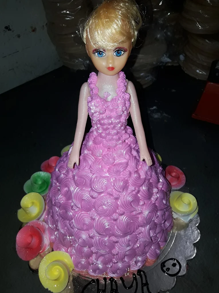 DOLL CAKE