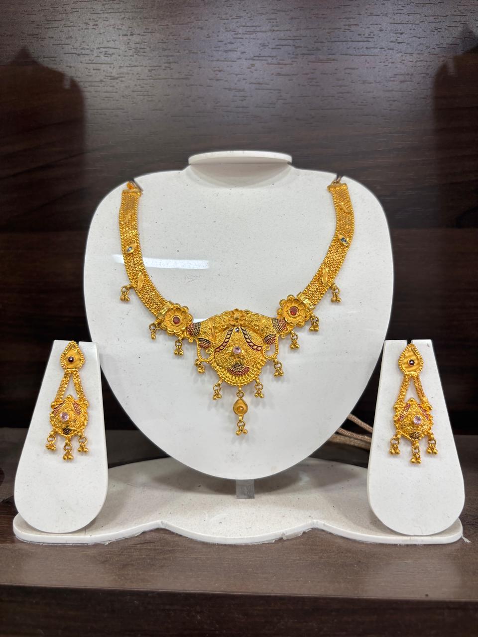 મીનાકારી ગોલ્ડ નેકલેસ સેટ